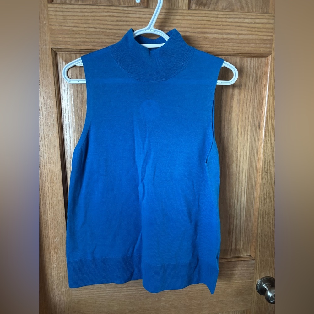 #37 Tahari Extra Fine Merino Wool 18-21” PTP